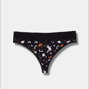 Torrid - Cotton Mid-Rise Thong Panty in Halloween Ride Away Black​​​​